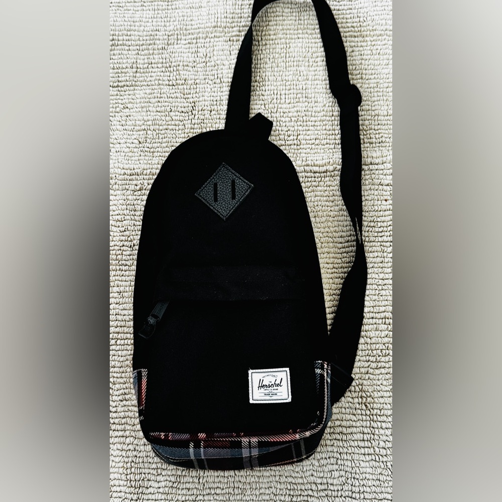Herschel Heritage Shoulder Bag – 8L – Black with Plaid – Excellent Condition